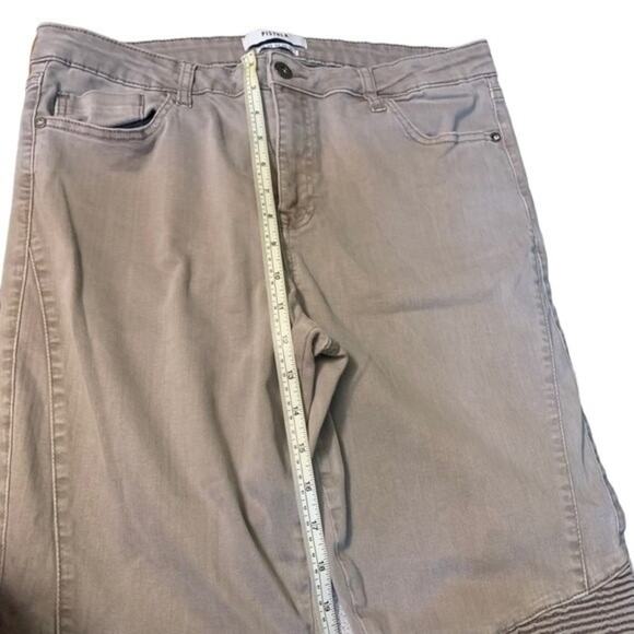 Pistola Pants Rushed Knees. Plus Size 33 - Picture 7 of 7